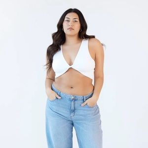 NWT Klassy Network White Twist Front Brami Crop Top - Small